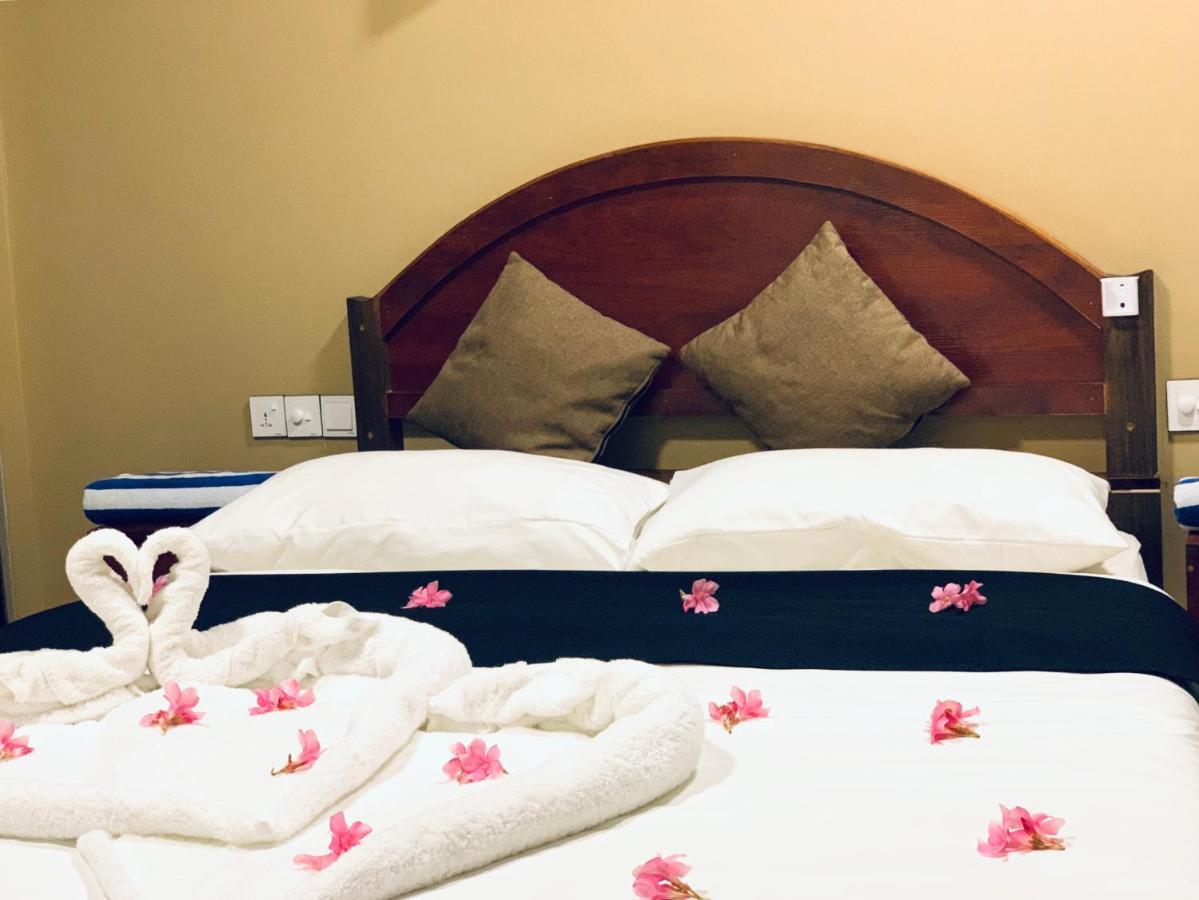 Ilaa Beach Maldives Hotel Gulhi Eksteriør billede