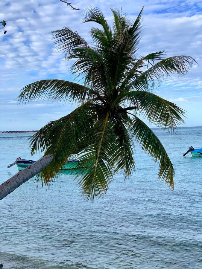 Ilaa Beach Maldives Hotel Gulhi Eksteriør billede