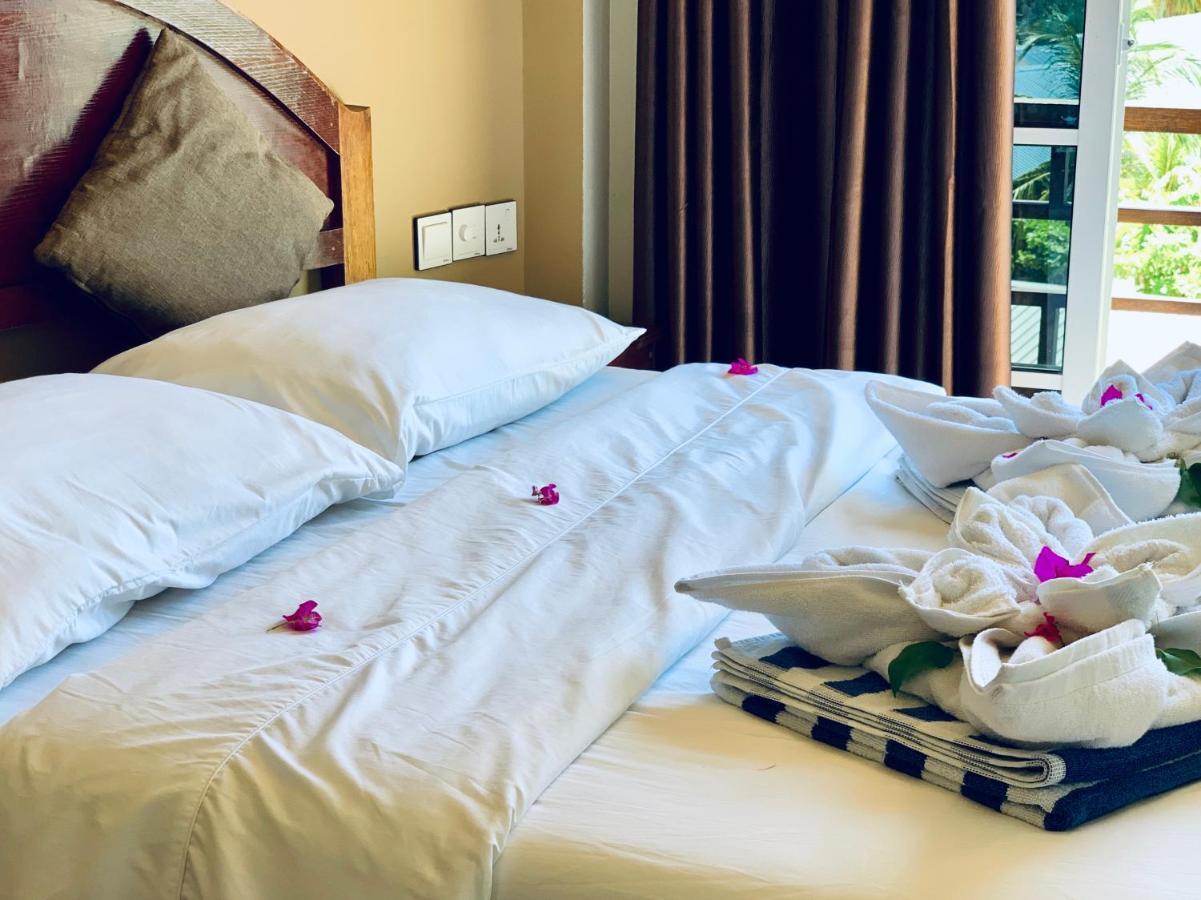 Ilaa Beach Maldives Hotel Gulhi Eksteriør billede