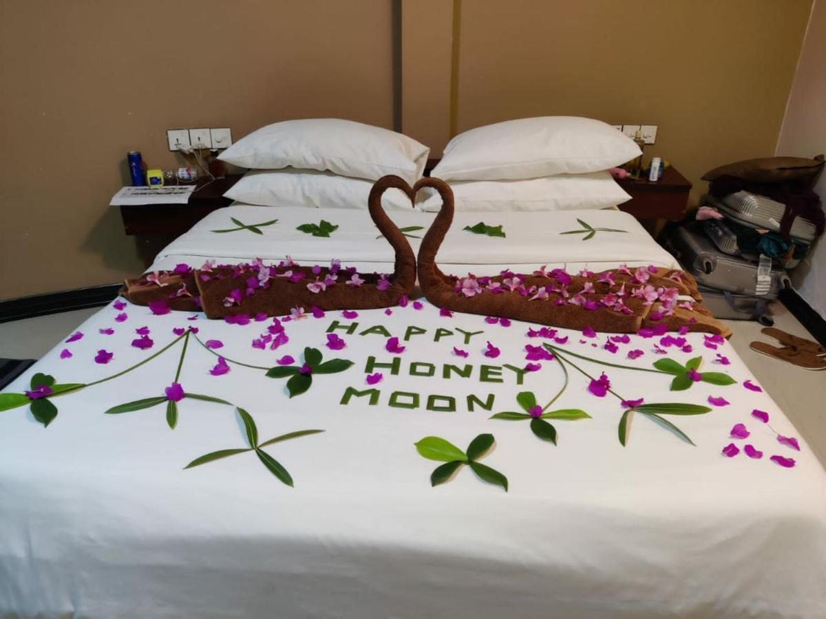 Ilaa Beach Maldives Hotel Gulhi Eksteriør billede
